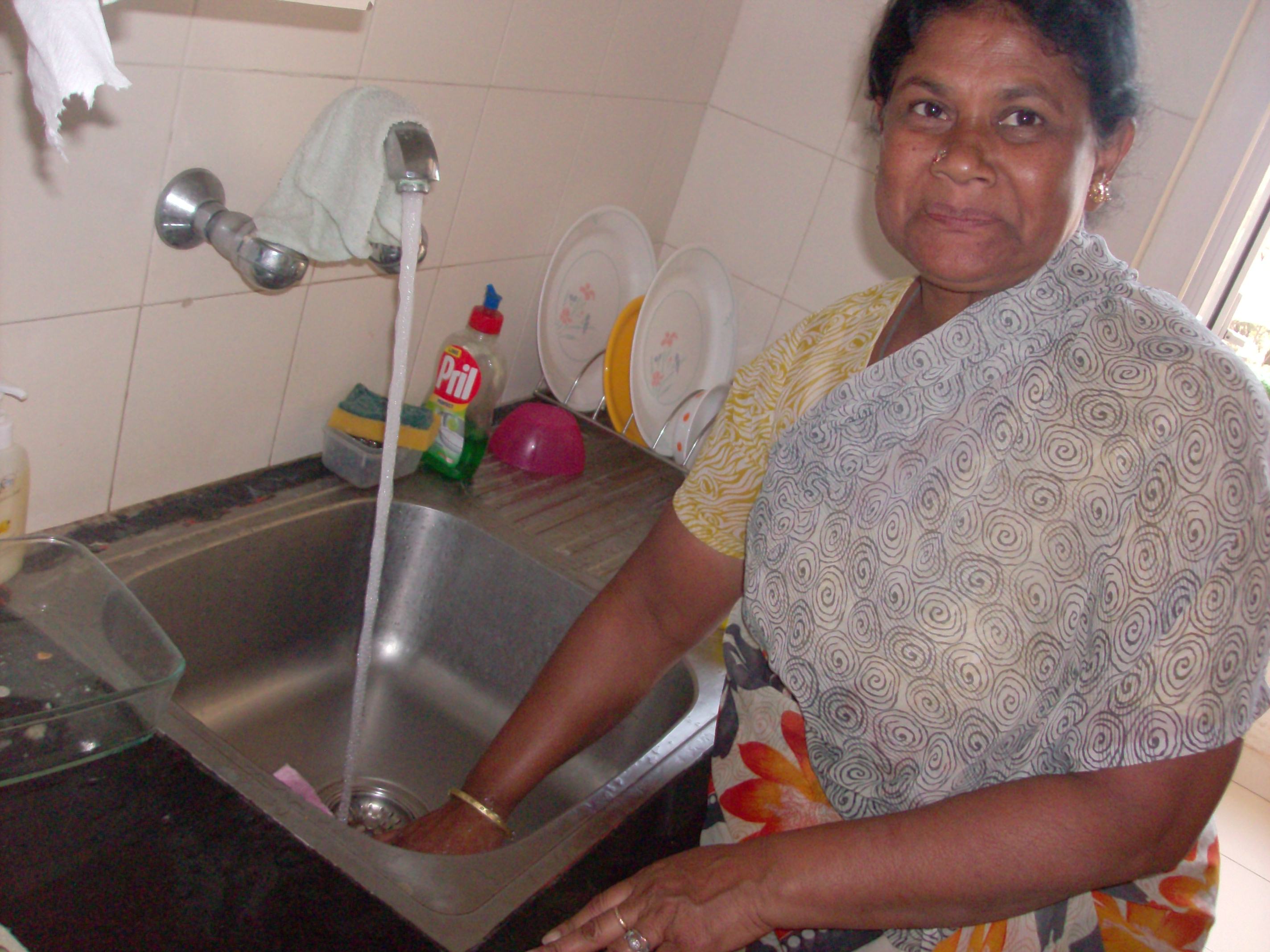 Frugal Foreigner: Fixing a Clogged Sink