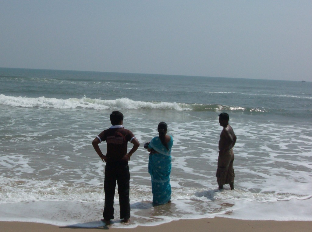 Frugal Foreigner: Sari at the beach