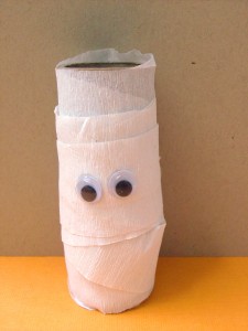 Halloween Kids Craft: Toilet Paper Roll Mummy
