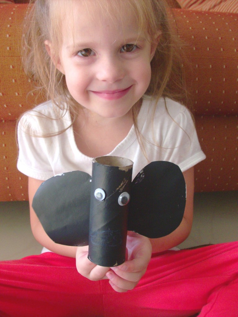 Halloween Kids Craft: Toilet Paper Roll Bat