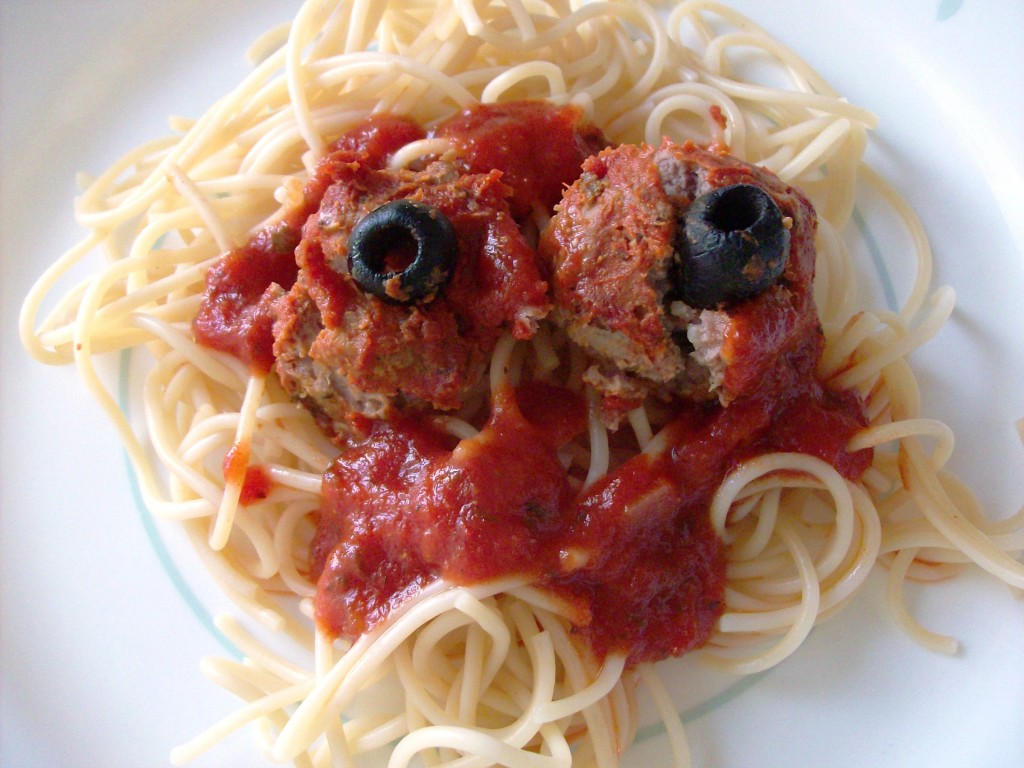 Halloween Food: Bloody Eyeball Meatballs