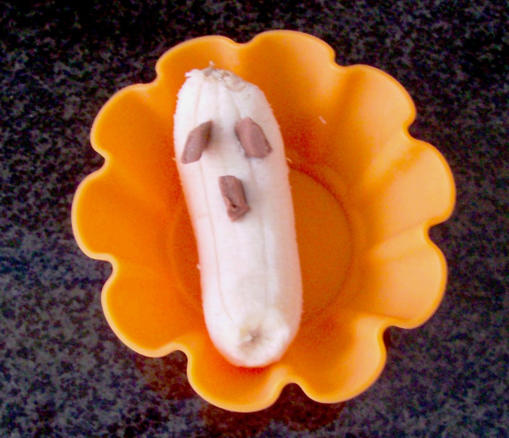 halloween muffin tin meal banana ghost snack