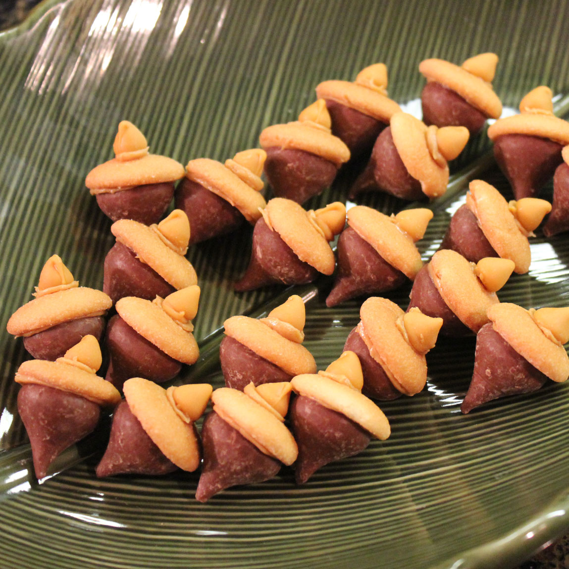 chocolate-acorn-treats