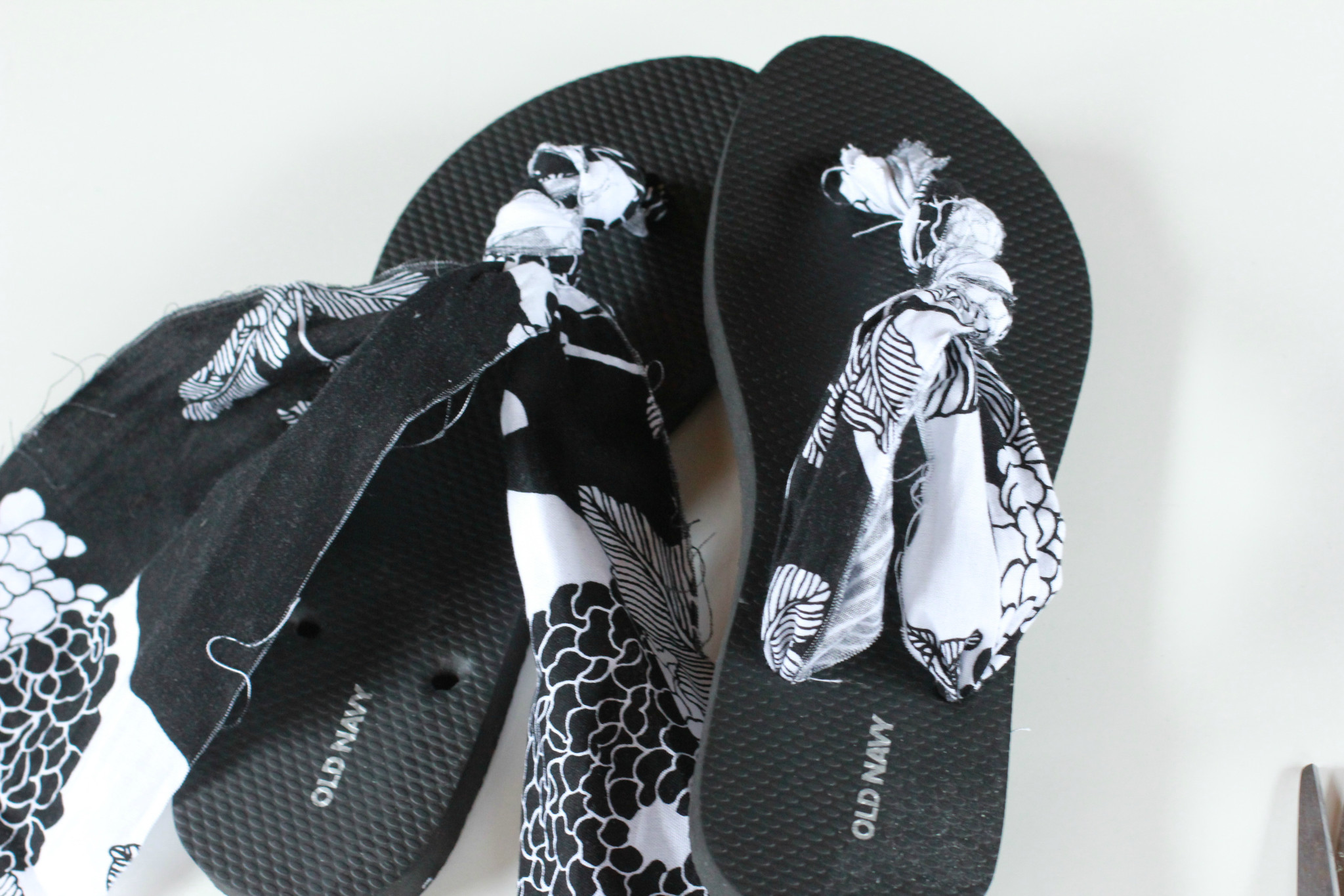 Kate Spade Inspired Diy Fabric Flip Flops For Just 3 50 Mommysavers