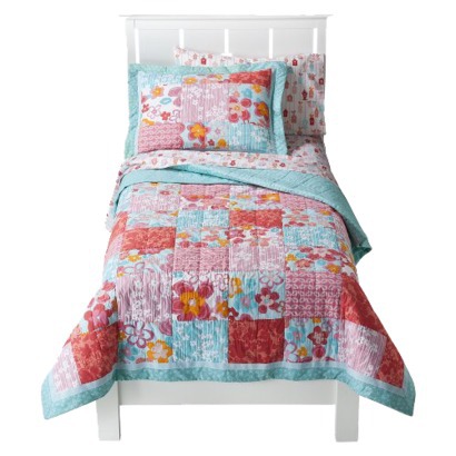 Circo® Blossom Quilt Set