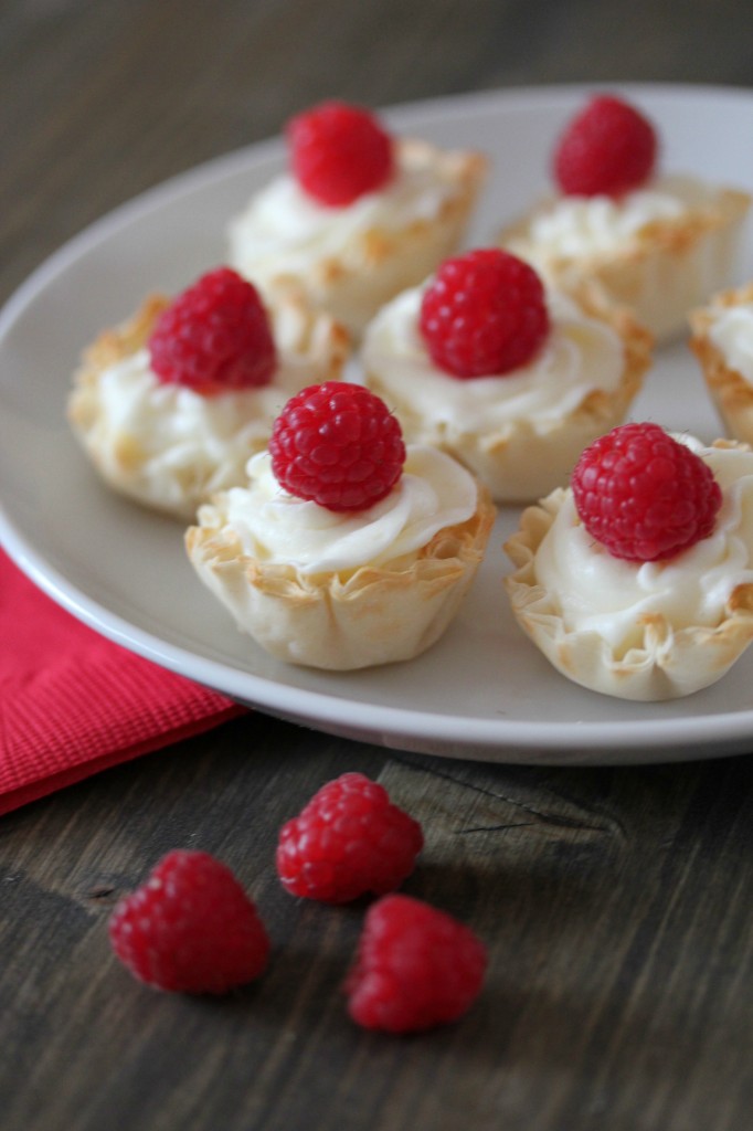 phyllo cups with almond cream