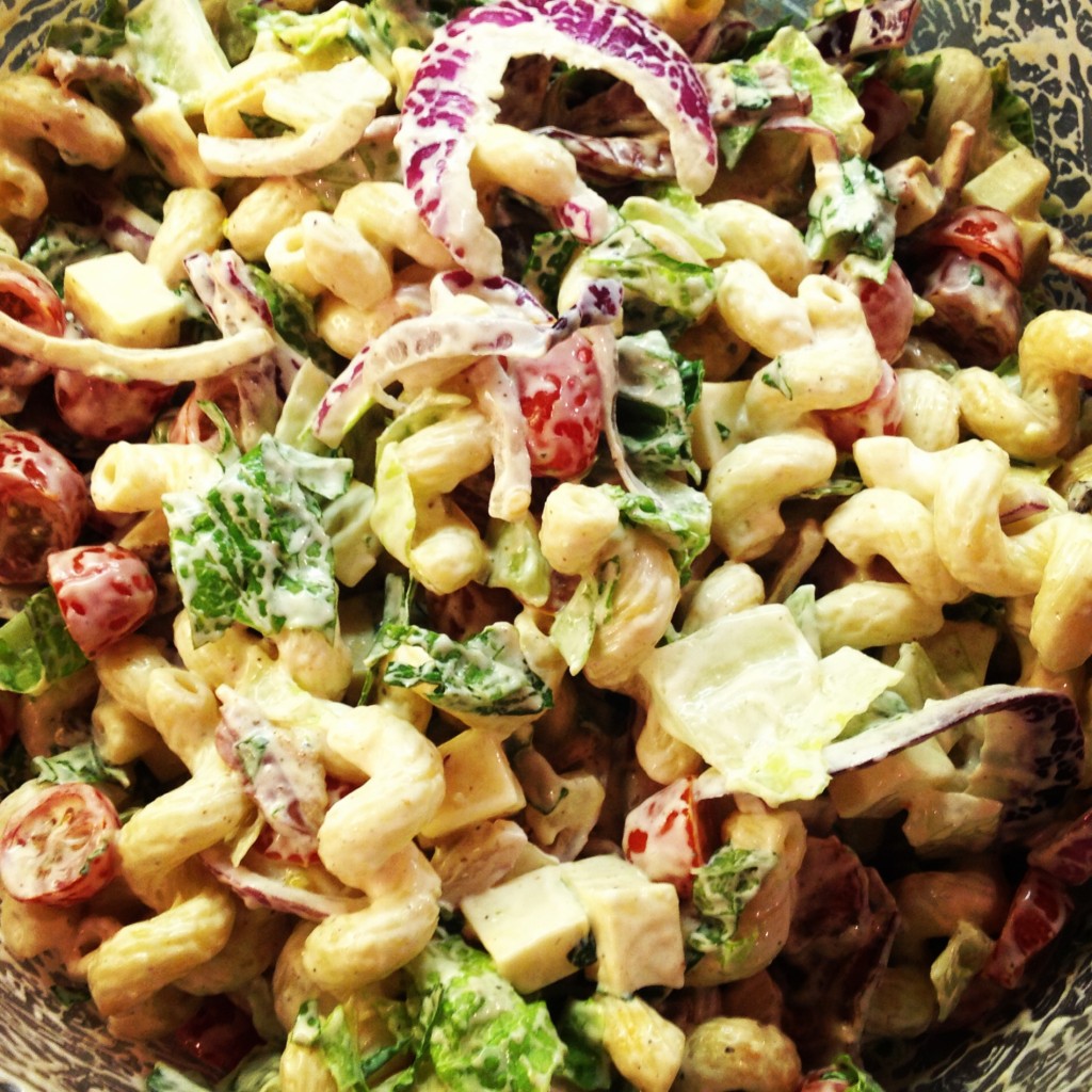 Bacon Ranch Pasta Salad - EVERYONE loves this recipe!
