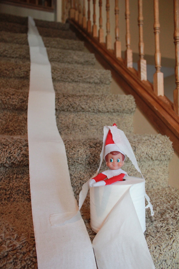 Funny Elf on the Shelf Ideas - Mommysavers.com #elfontheshelf #elfontheshelfideas