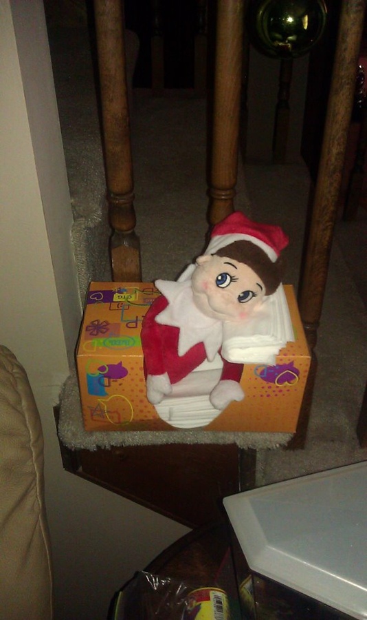 Funny Elf on the Shelf Ideas - Mommysavers.com #elfontheshelf #elfontheshelfideas